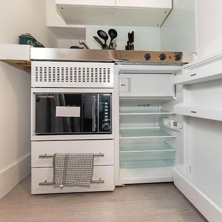 Small And Trendy Studio 3B ลอนดอน ภายนอก รูปภาพ