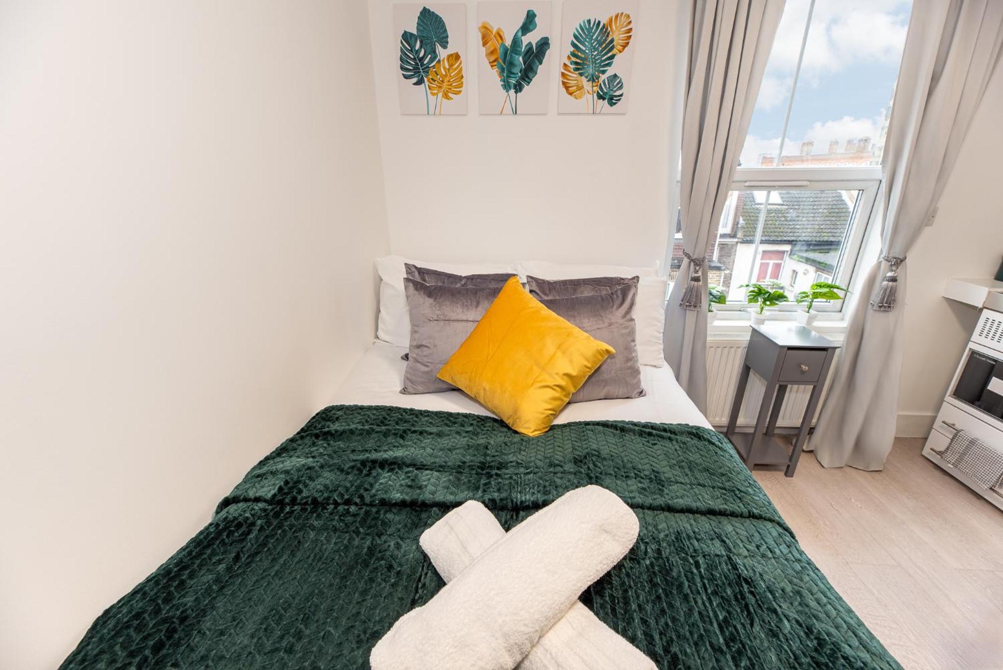 Small And Trendy Studio 3B ลอนดอน ภายนอก รูปภาพ